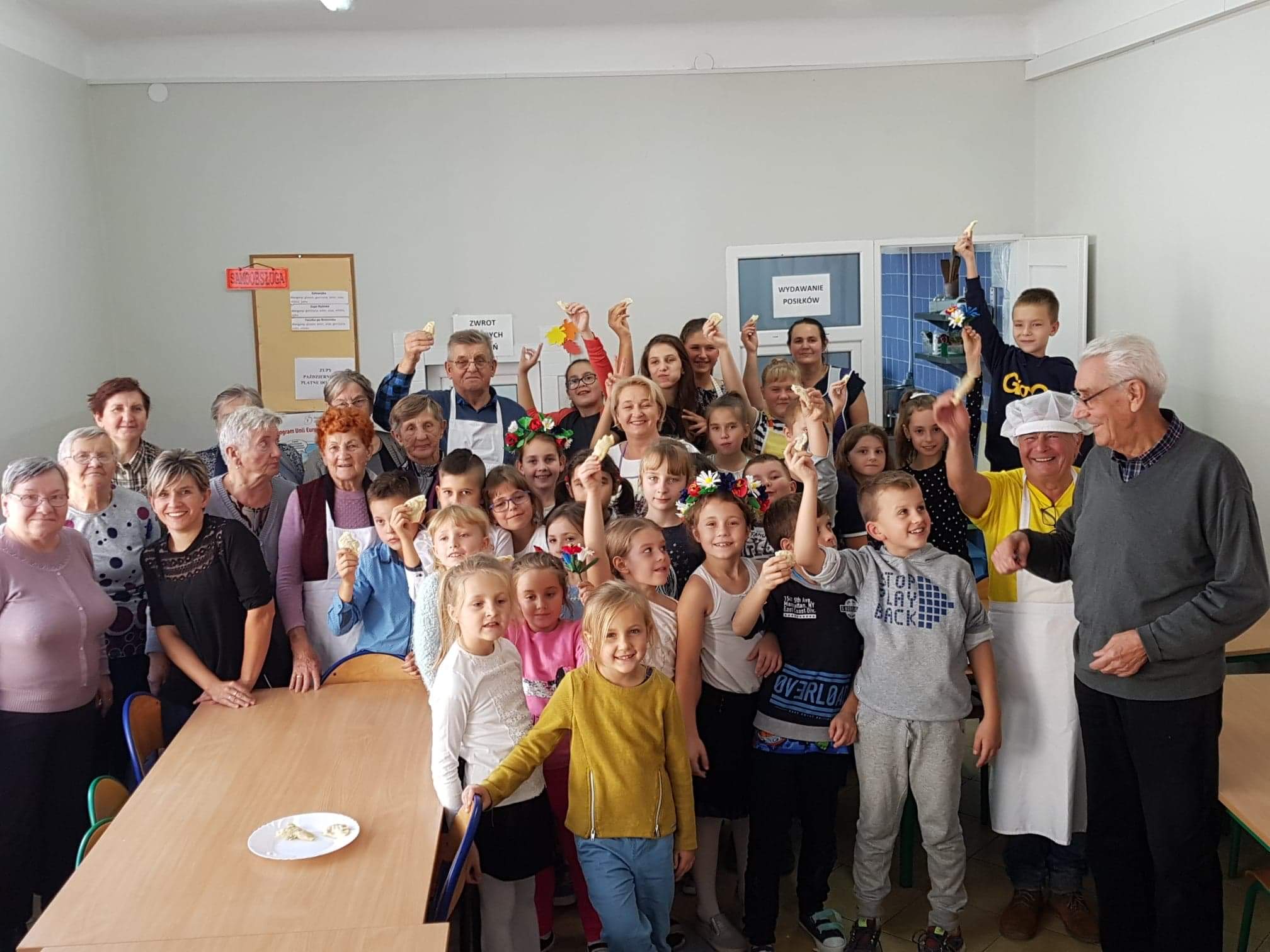 Tańczę, śpiewam i rymuję - folklor ziemi mej promuję 